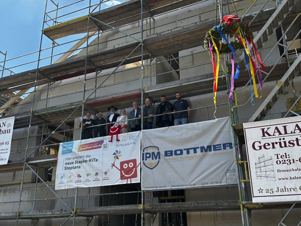PM KiTa-Neubau Steptanz in Dortmund-Mengede feiert Richtfest